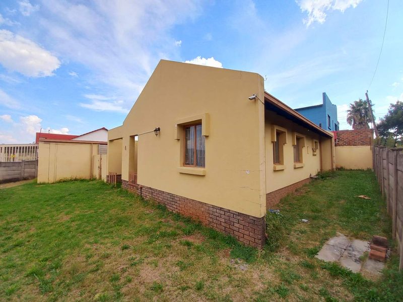 Two Bedrooms house for sale in Elandspoort - Photo 2
