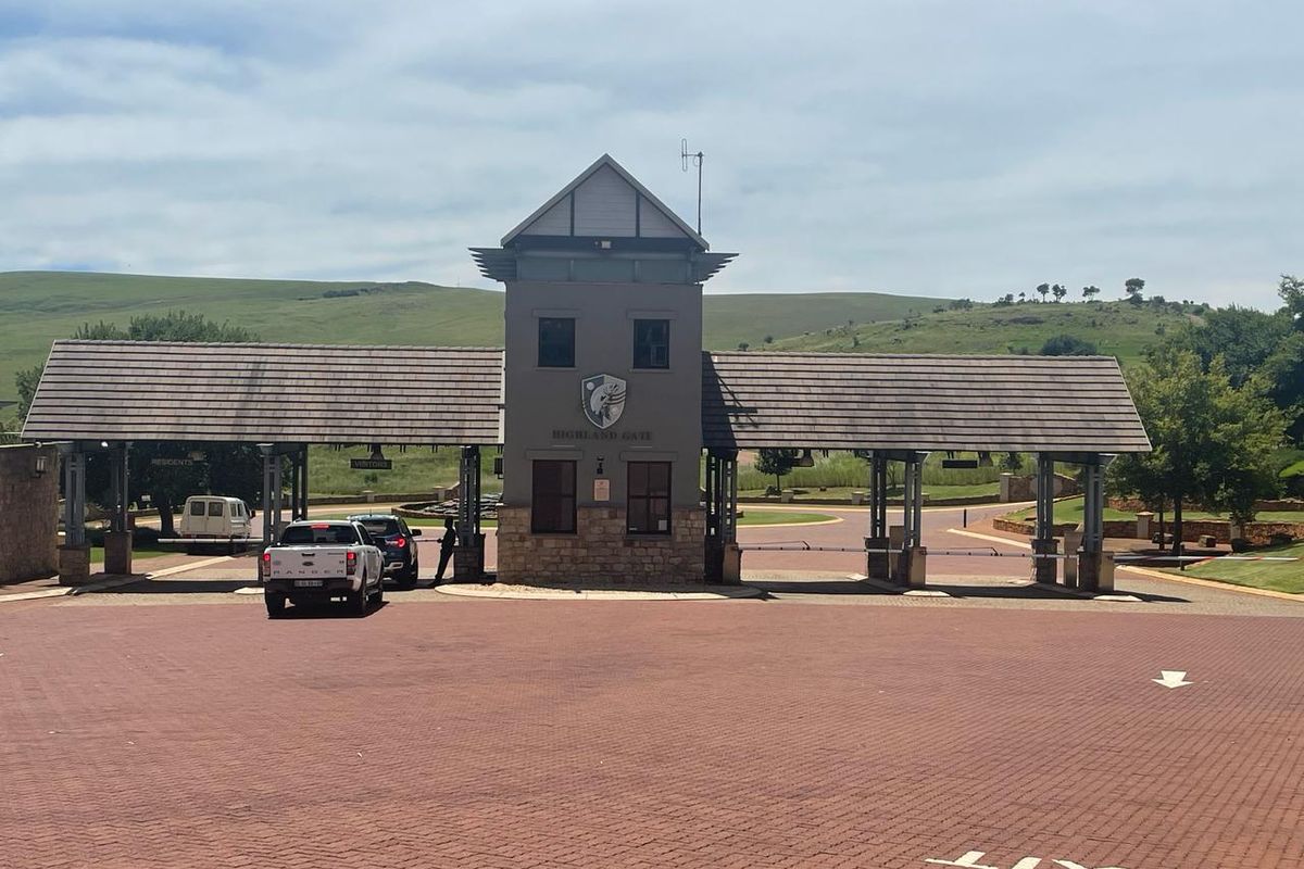 Magnificent Highland Golf Estate - Photo 4