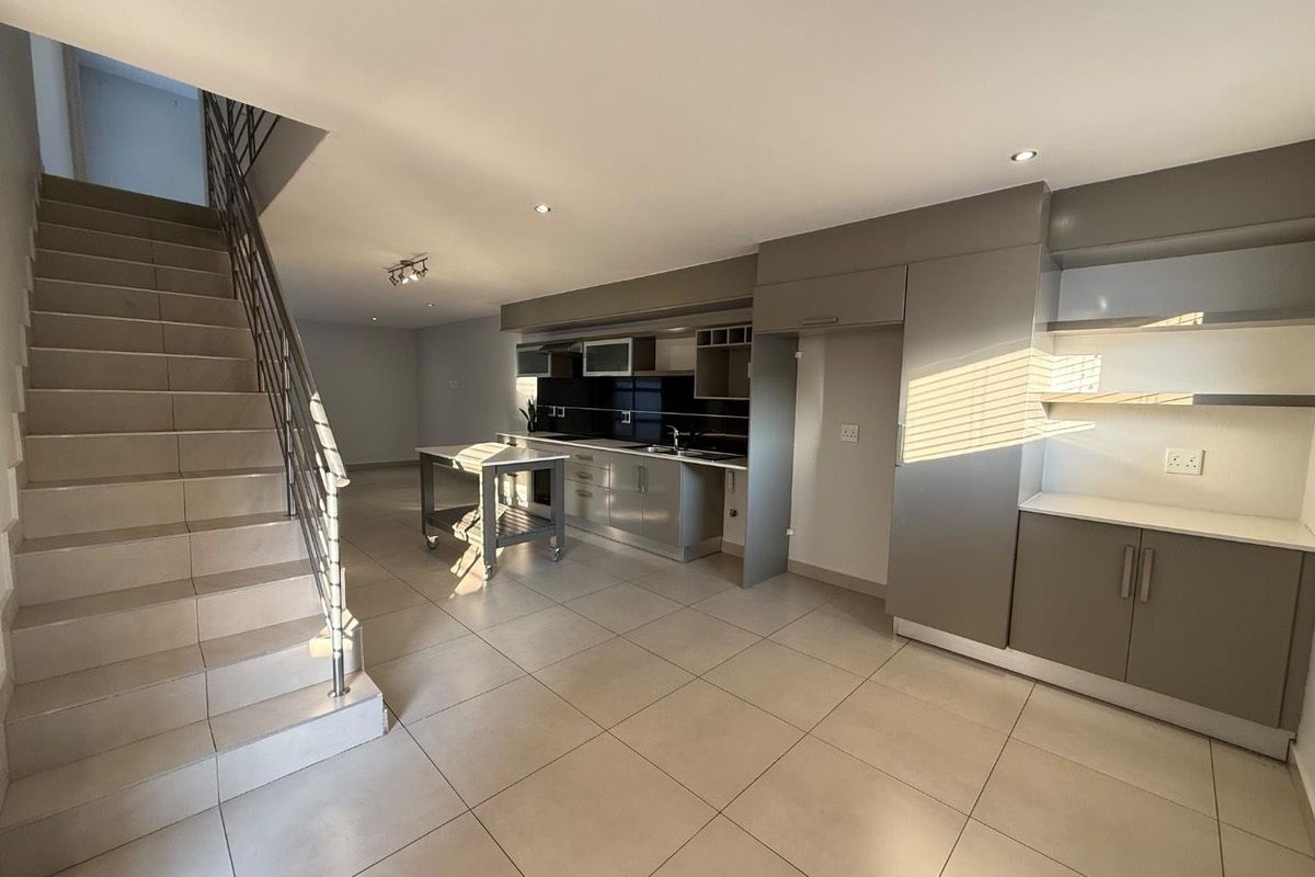 Modern 3 Bedroom Duplex with Small Landscaped Garden in Secure Estate - Photo 3