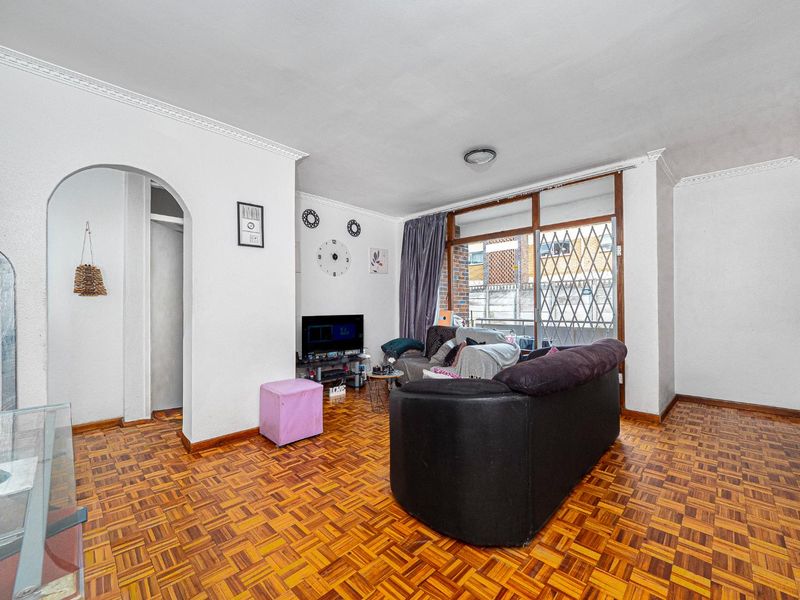 A Generous Space Ready for Your Personal Touch - Photo 4