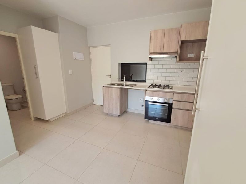 Ground Floor - Studio apartment to rent in Hartland Retirement Village - Photo 7