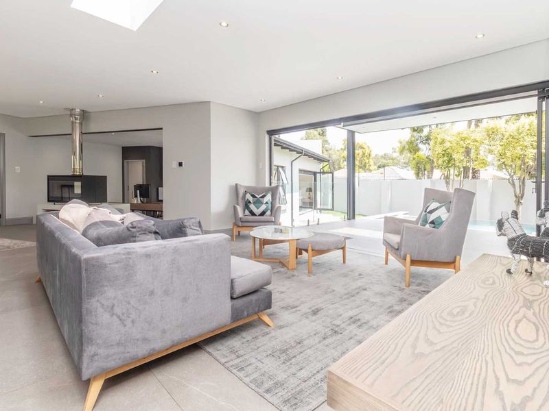 Exceptional, Immaculate, Modern Home for Sale in Hurlingham Manor - Photo 7