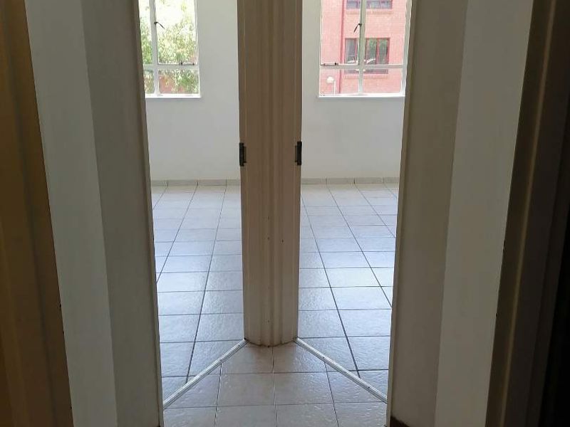 2 Bedroom to rent in Hatfield - Photo 4