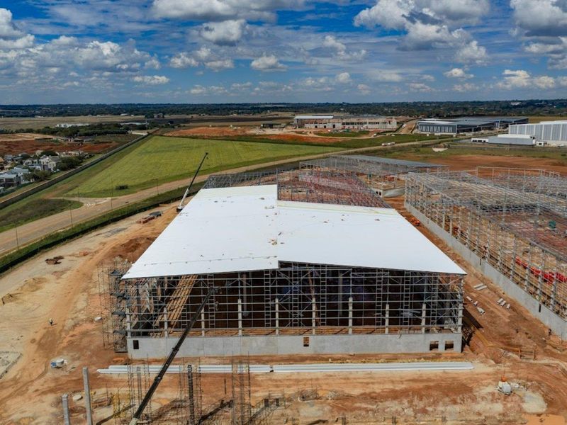 New Logistics Warehouse To Let in Glen Marais | 32,518m2 - Photo 3