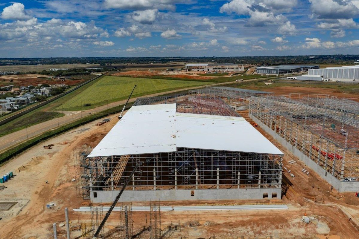 New Logistics Warehouse To Let in Glen Marais | 32,518m2 - Photo 3