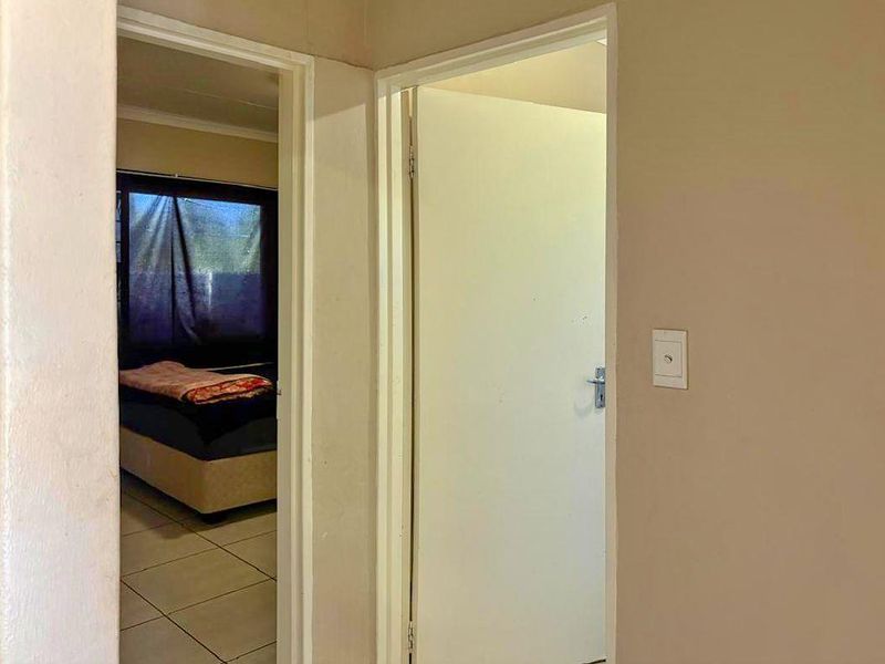 Orwetoveni, ext 3, Otjiwarongo:  Centrally located townhouse in Secure Complex - Photo 8