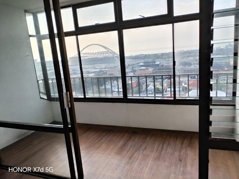 2-Bedroom, 2- bathroom . beautiful views of Moses Madiba stadium - Photo 2