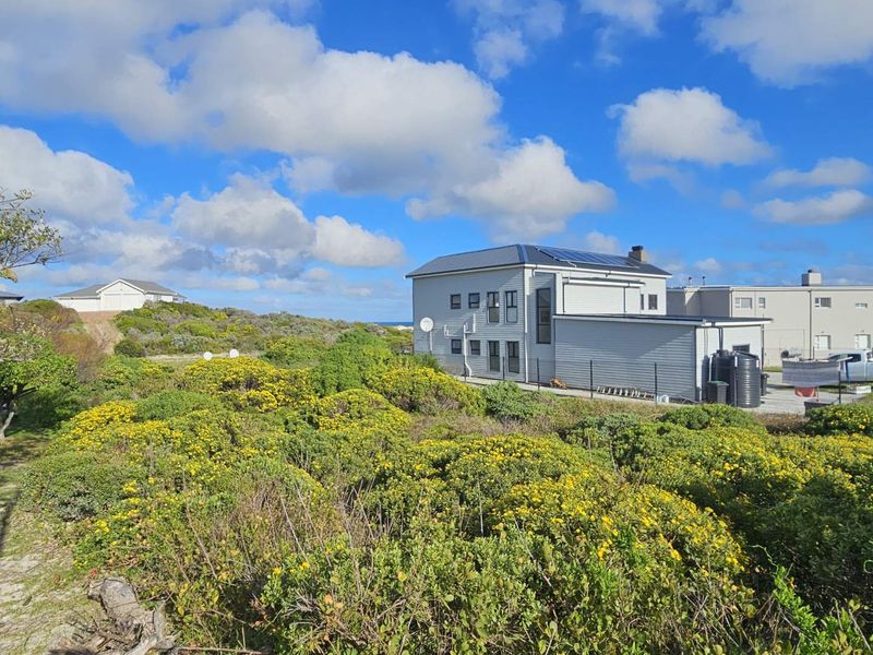 Prime Coastal Stand – Walking Distance to the Beach - Photo 5