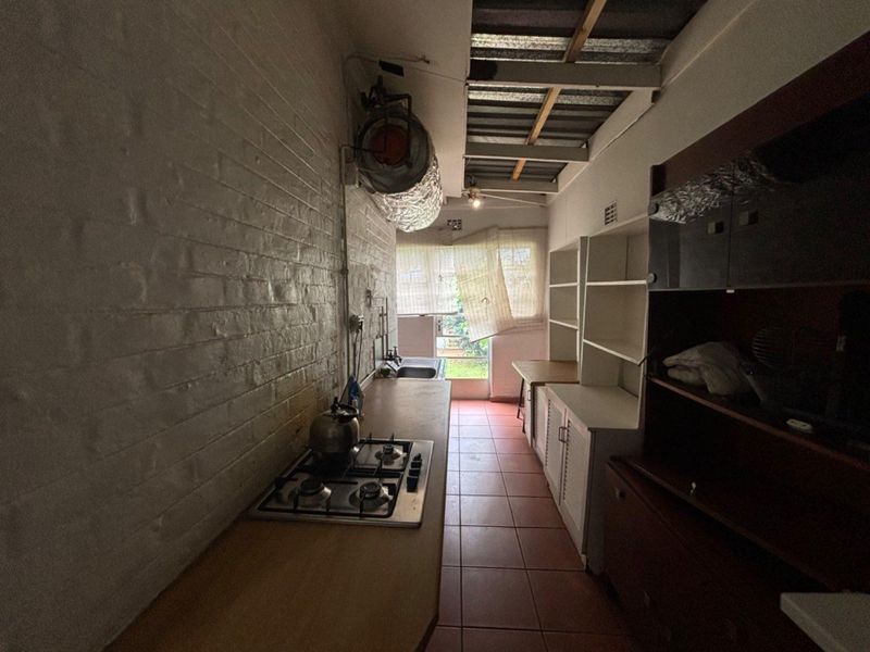 Charming 1-Bedroom Cottage with Covered Parking & Backup Power - Photo 7