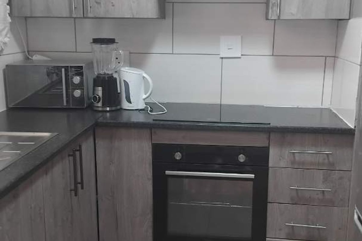 1 Bedroom Apartment/Flat For Sale in Sunny Side Pretoria - Photo 4
