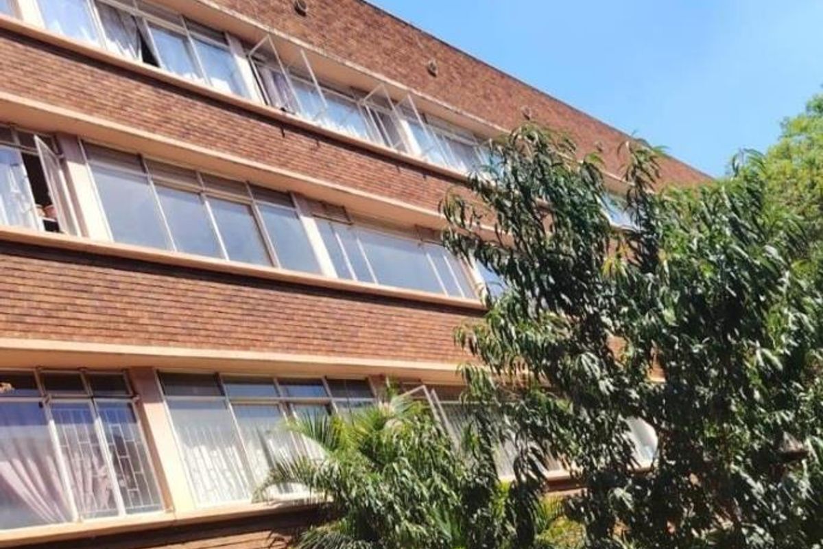 Two and half bedrooms flat for sale in Sunnyside - Photo 5