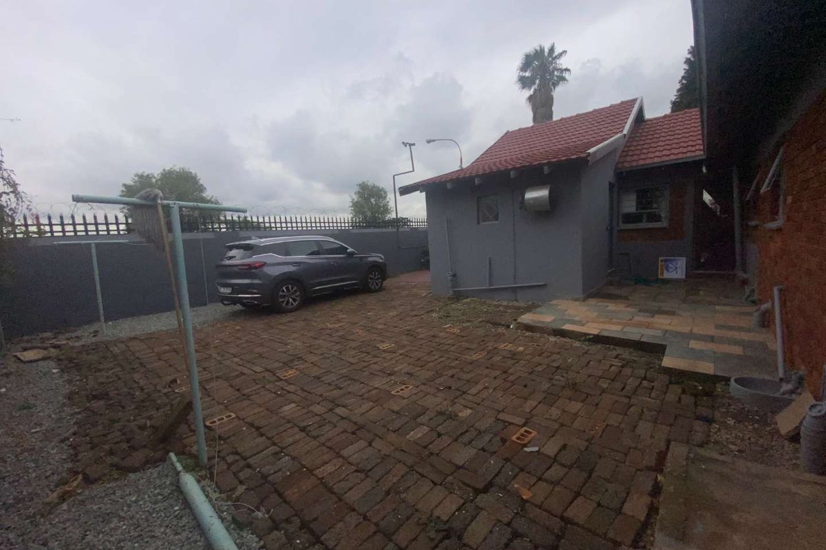 Modern 3-Bedroom Home with Flatlet for Sale - Photo 5