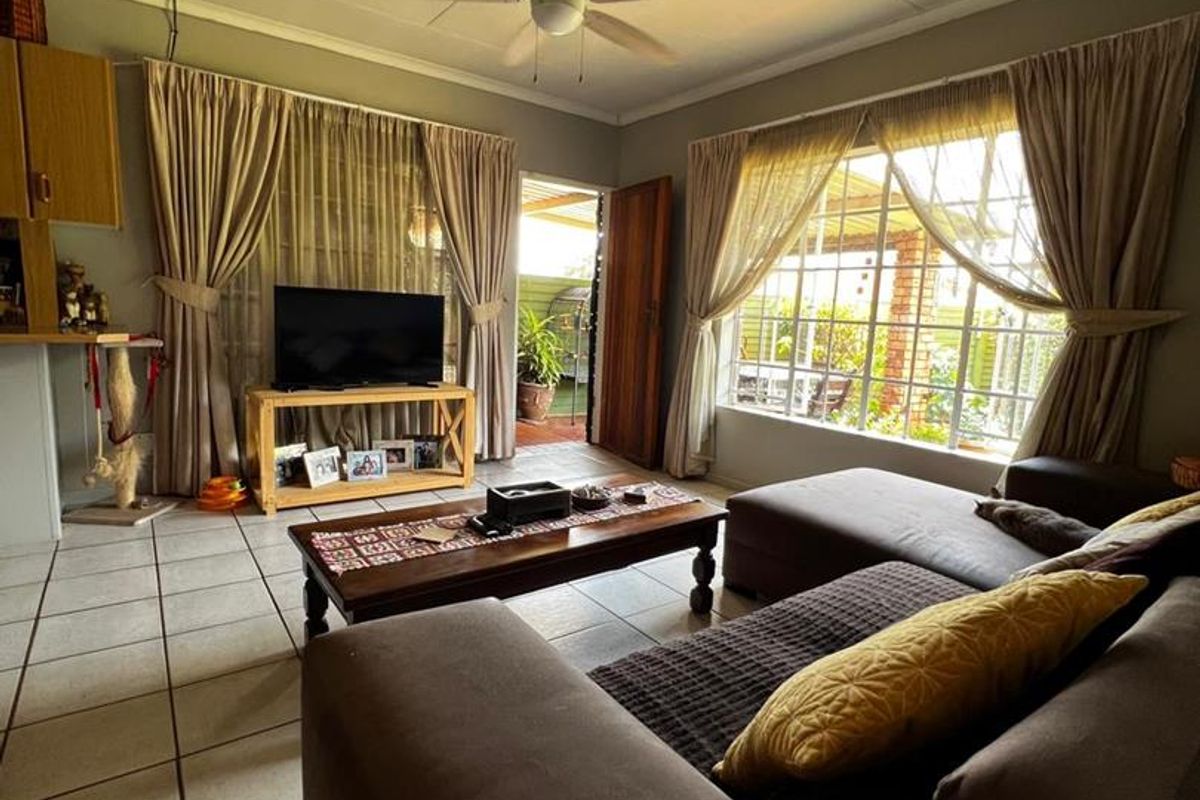 Spacious 3-bedroom town house is your home - Photo 5