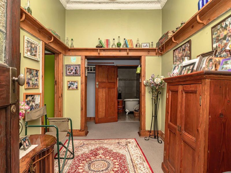 Elegant Home with Income-Generating Flats! - Photo 3