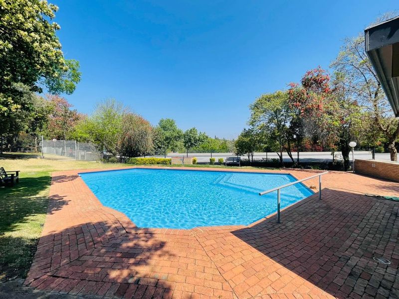 2 Bed Furnished Apartment for Rent in Sandhurst - Photo 3