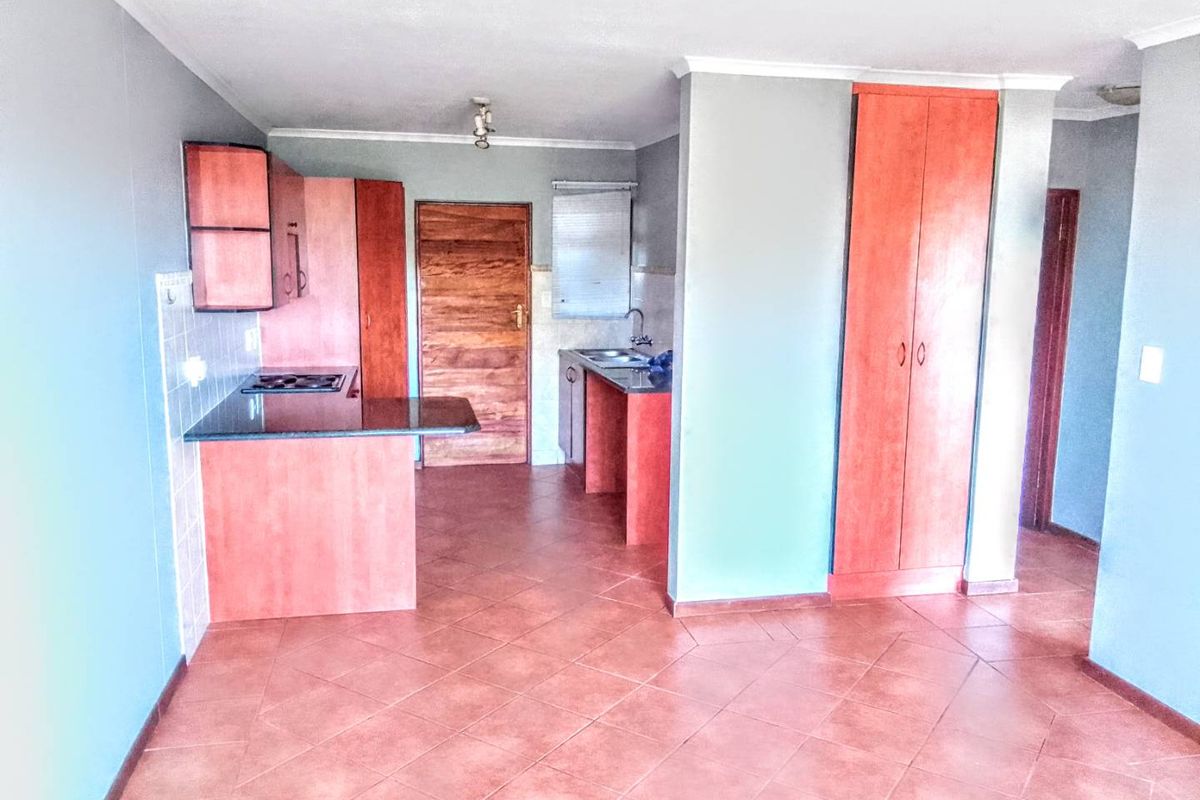 Discover tranquility and comfort in this charming 2-bedroom apartment. - Photo 4