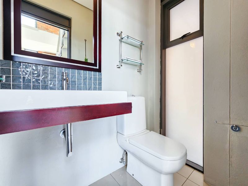 Industrial Chic Penthouse with private roof terrace - Photo 10