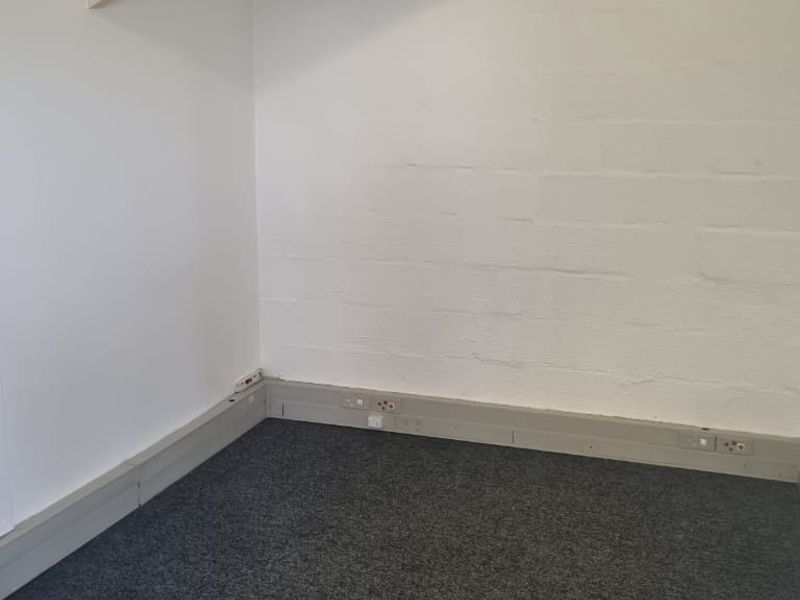 142m2  - TO LET - Waverley  Business Park, Observatory - Photo 7