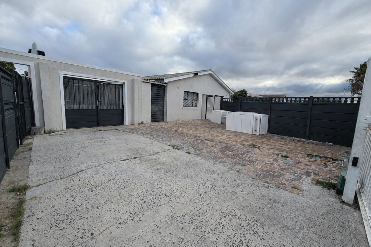 Beautiful investment property on large plot - Photo 3