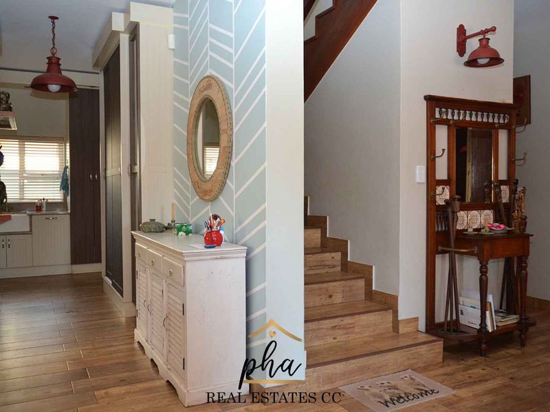 Stunning four bedroom house for sale in Waterfront - Photo 3