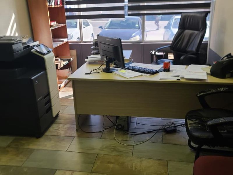 Office to let Northern Industrial - Photo 5