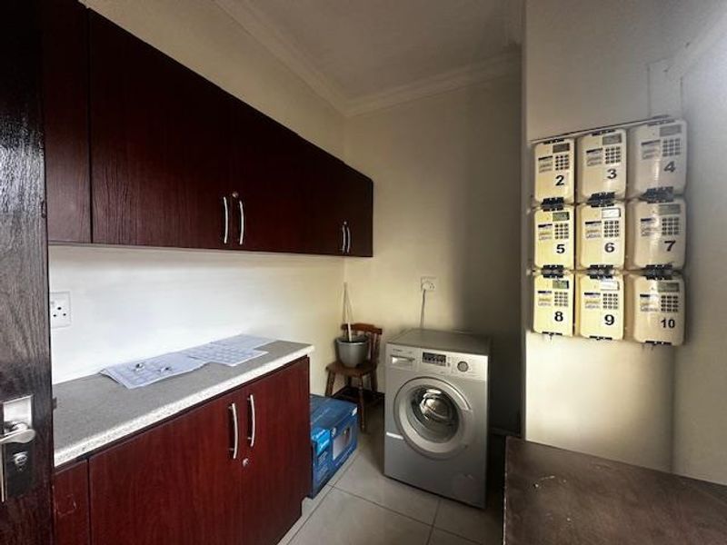 Income Generator in the Heart of Education Hub – Steps from Grey & Eunice! - Photo 4