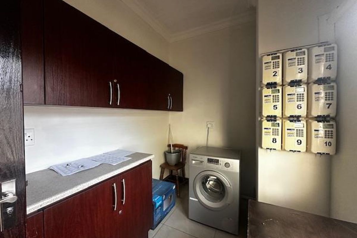 Income Generator in the Heart of Education Hub – Steps from Grey & Eunice! - Photo 4