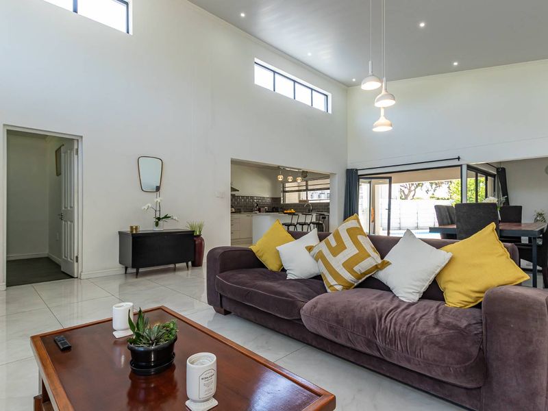 Modern Family Home with Double Volume Living and Separate 2-Bedroom Flatlet - Photo 9