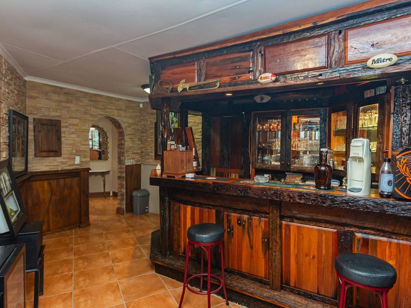 A sanctuary home in the heart of Ruimsig - Photo 10