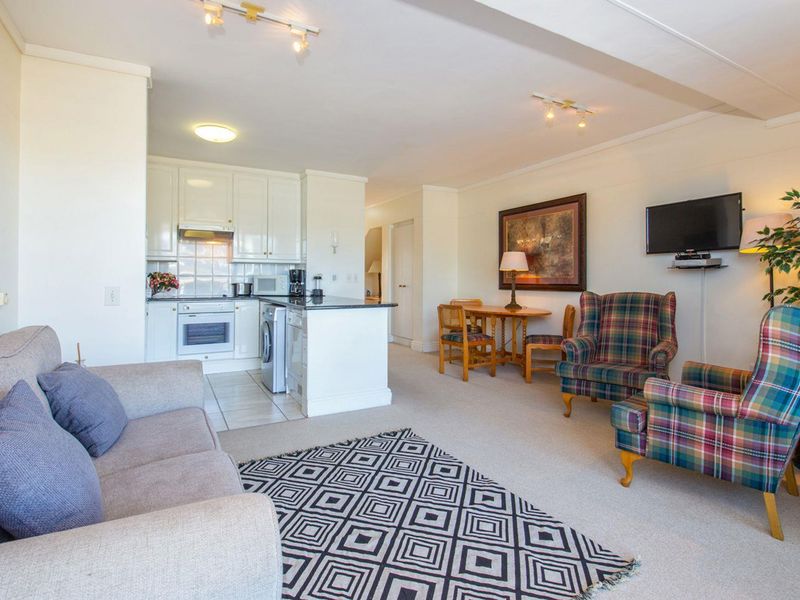 One Bedroom Apartment Situated on the Canals with 5KWatt back-up power - Photo 8