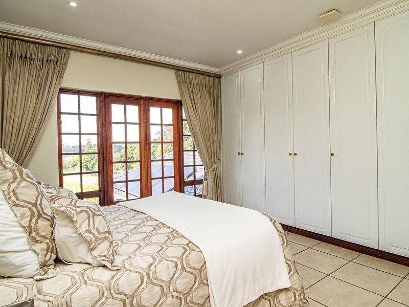 Distinguished Family Residence with Panoramic Views, Flatlet & Solar Power - Photo 9