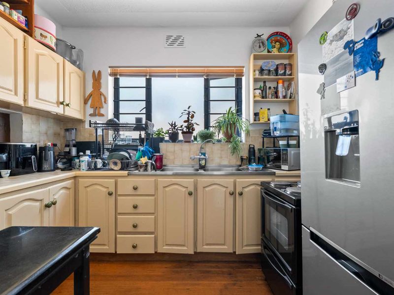 One Bedroom Apartment in Prime Vredehoek Location - Photo 6