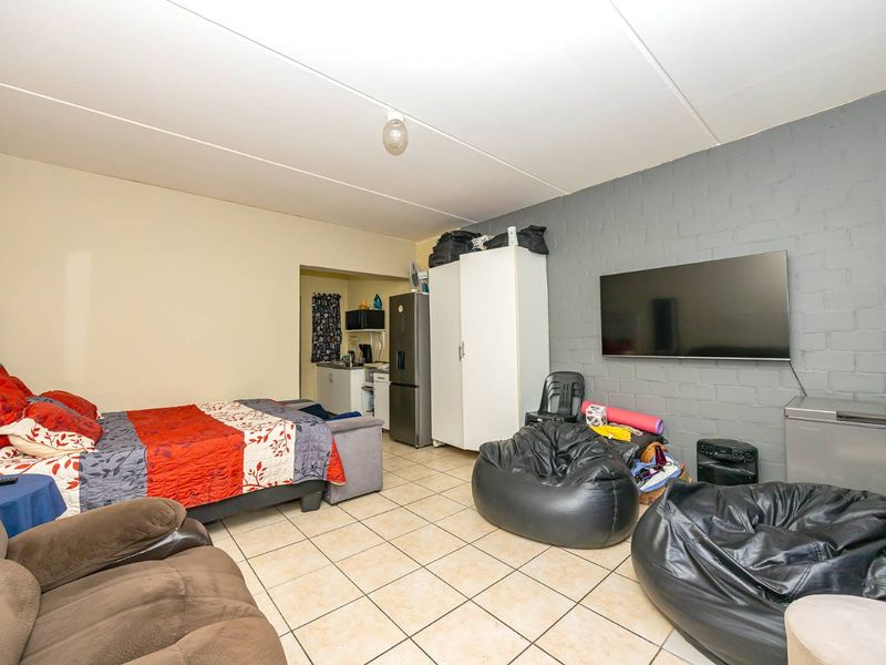 Studio Apartment for Sale in Maitland - Photo 4