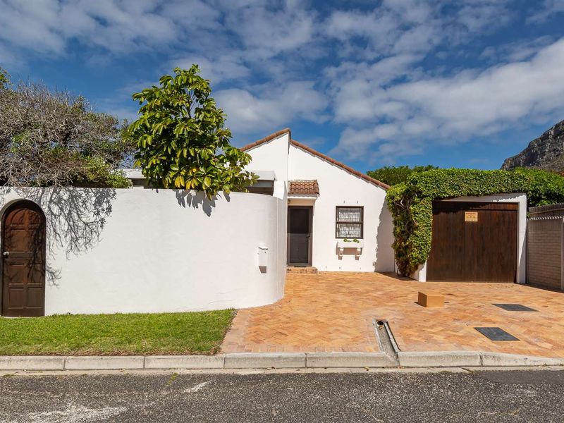 Secure Lock-Up-and-Go in Sought-After Lakeside - Photo 2