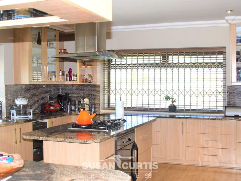 Lovely Family Outdoor Living - Photo 5