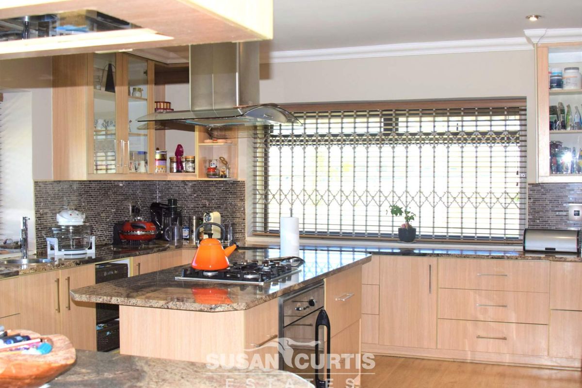 Lovely Family Outdoor Living - Photo 5