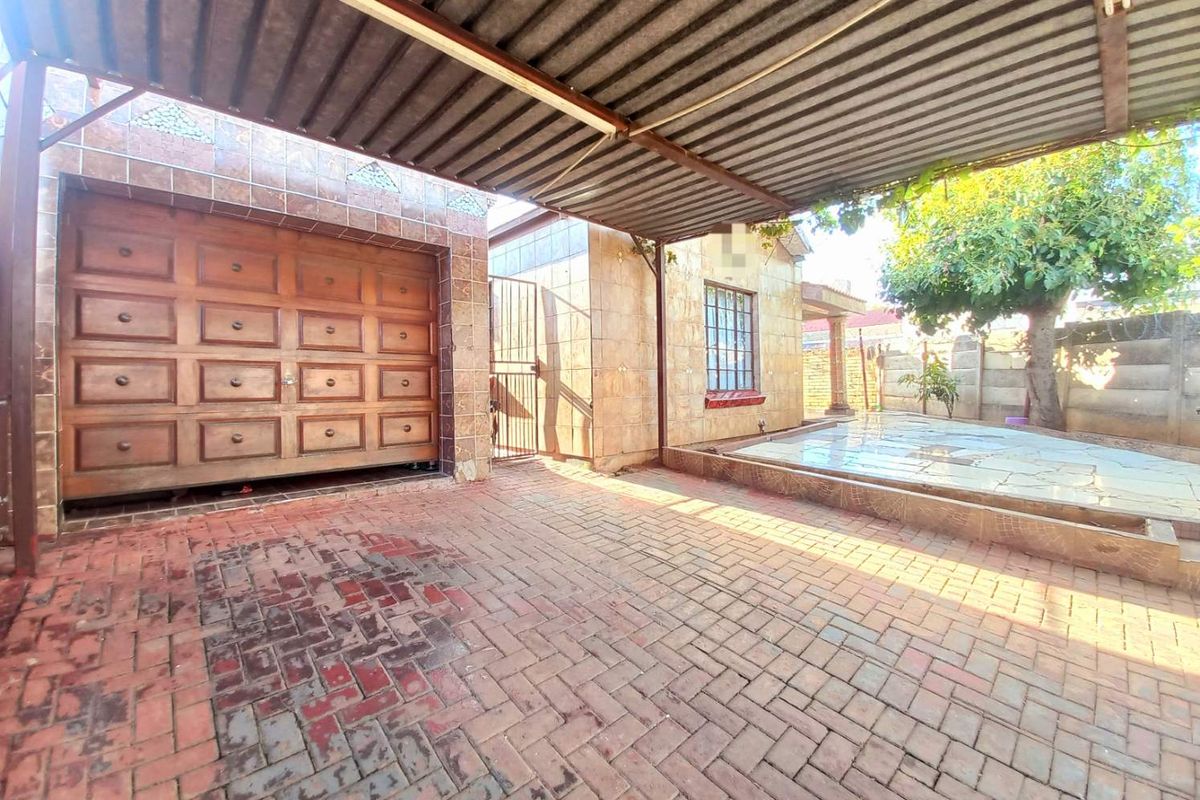 Three bedrooms house for sale - Photo 2