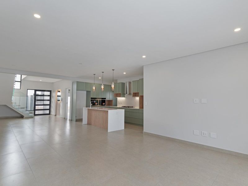 Modern Elegance in Prime Sandown – Brand New 4-Bedroom Home under Construction Including Transfer Duty | No VAT - Photo 4