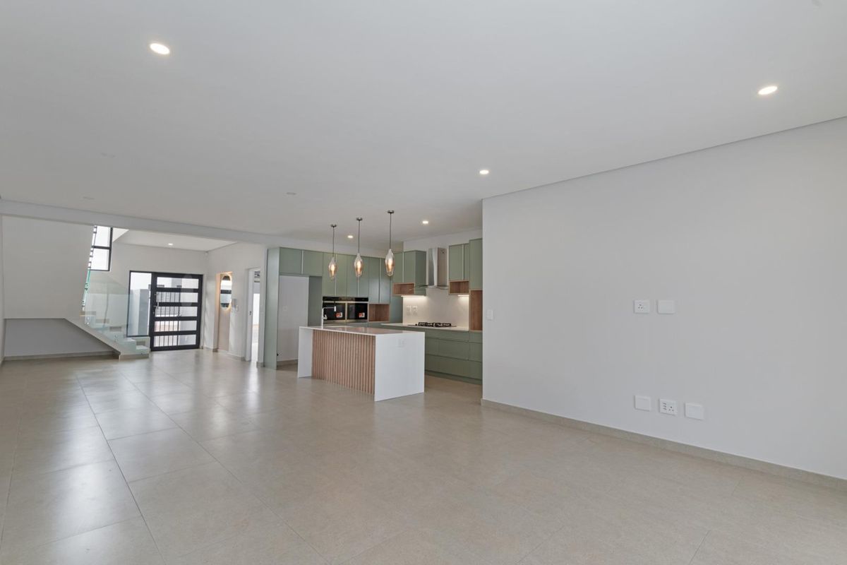 Modern Elegance in Prime Sandown – Brand New 4-Bedroom Home under Construction Including Transfer Duty | No VAT - Photo 4