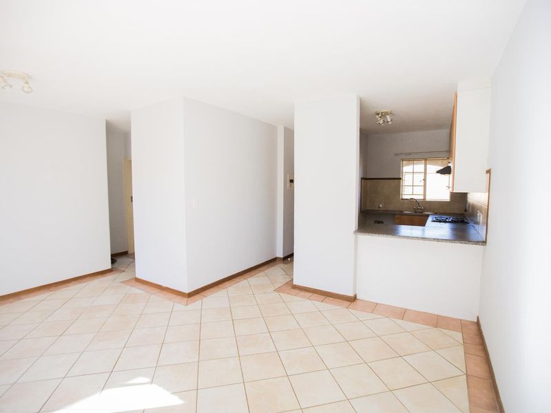 Exclusive Mandate | 2 Bed and 1 Full Bath ,Paarlberg Estate, Equestria - Photo 7