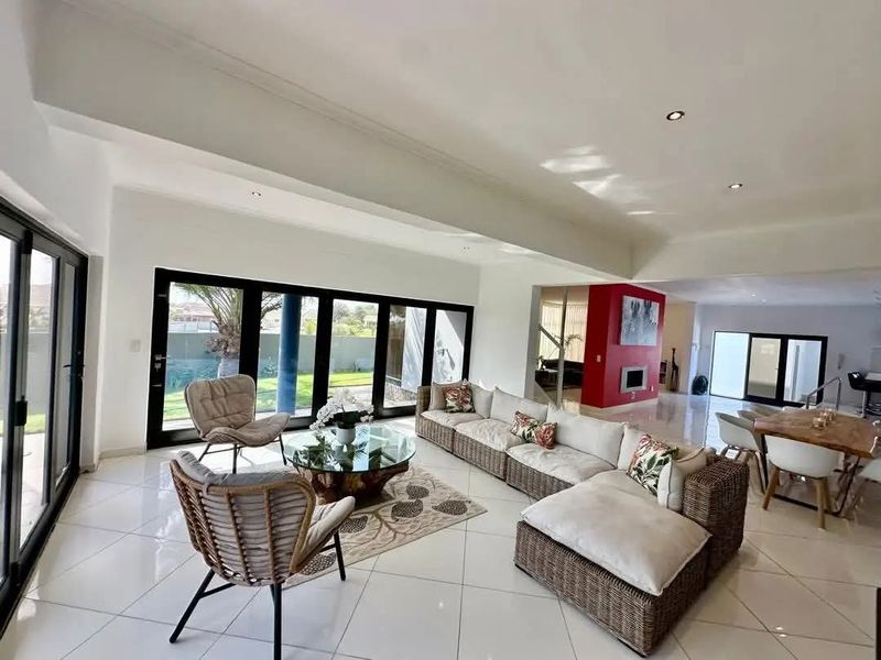 Three bedroom Fully Furnished Home Available to Let 1st February 2026 - Photo 5