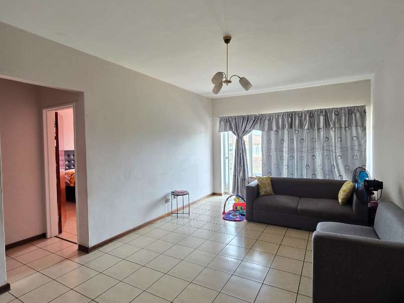 Spacious 2-Bedroom Apartment to Rent – Newton Park - Photo 3
