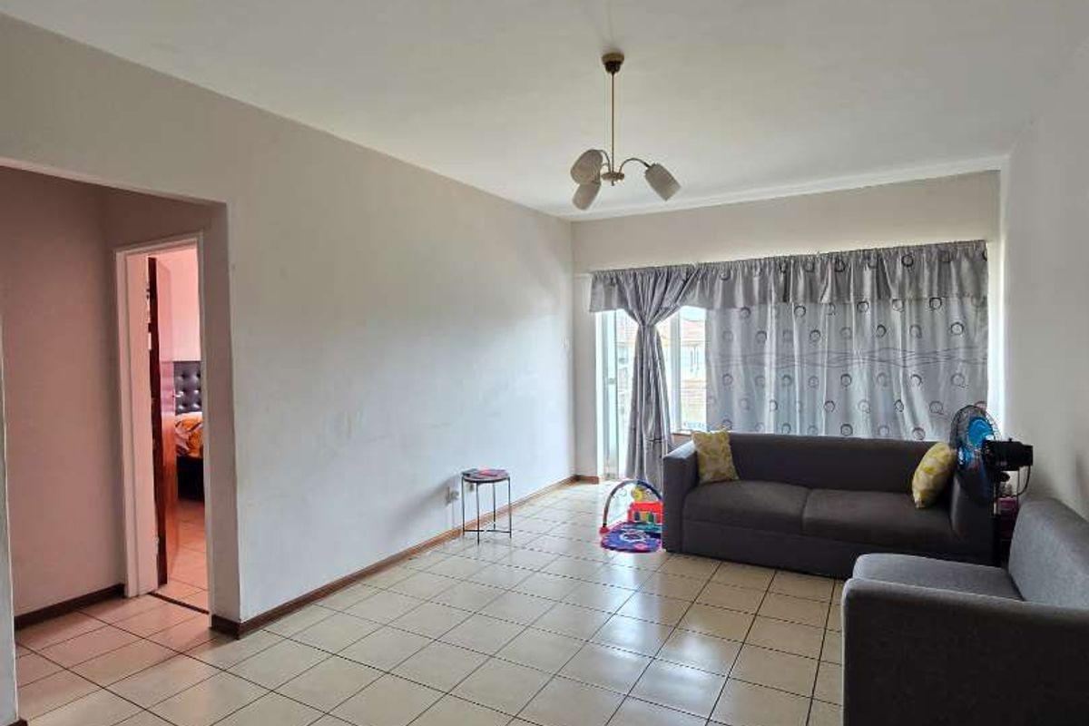Spacious 2-Bedroom Apartment to Rent – Newton Park - Photo 3