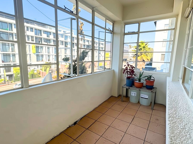 Prestigious Illovo Living – Spacious Apartment Just 1km from Rosebank - Photo 10