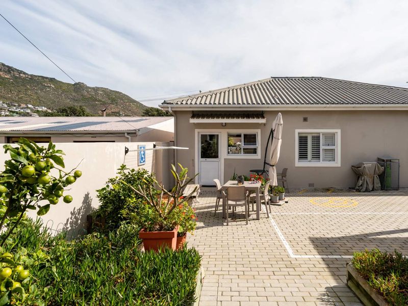 IMMACULATE GROUND FLOOR APARTMENT - Photo 3