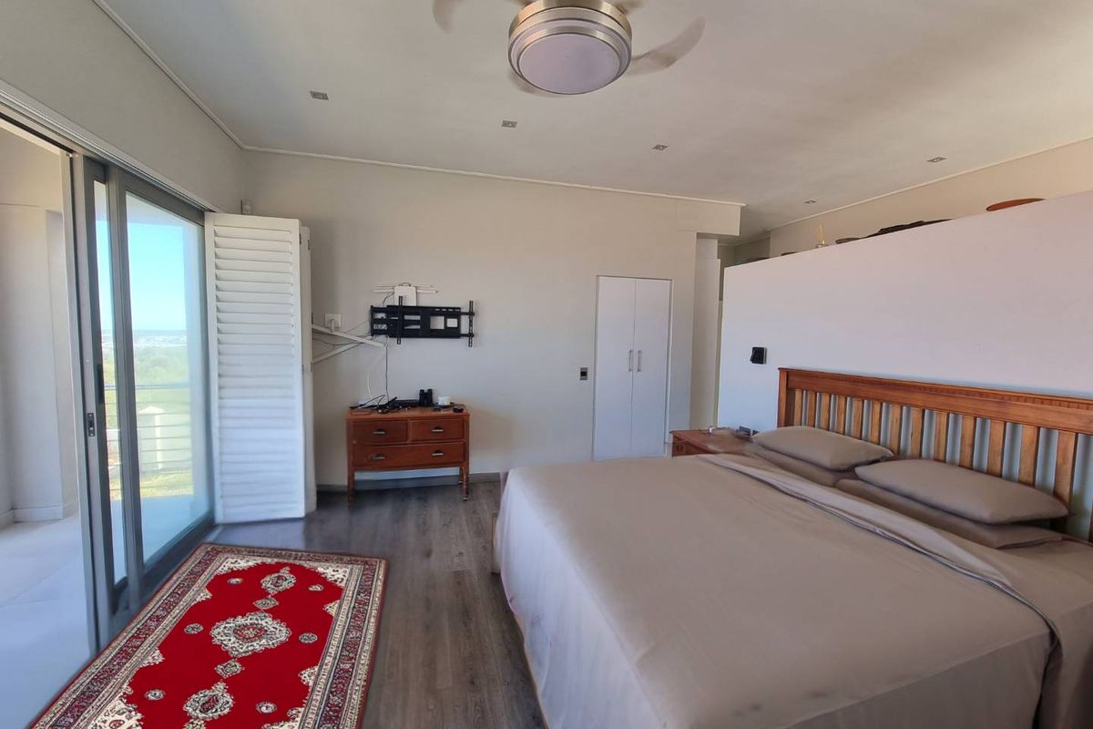 Coastal Elegance Reimagined - Photo 3