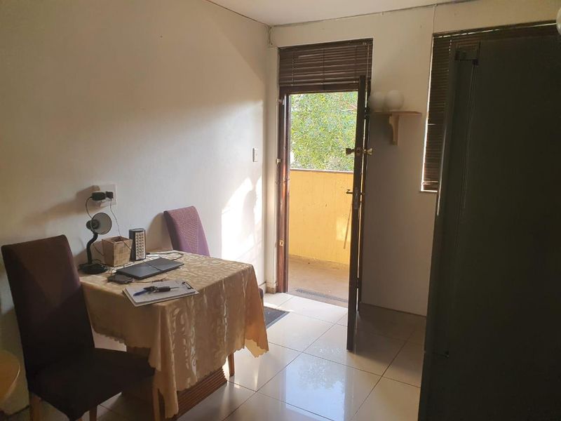 Flat For Sale - Photo 10