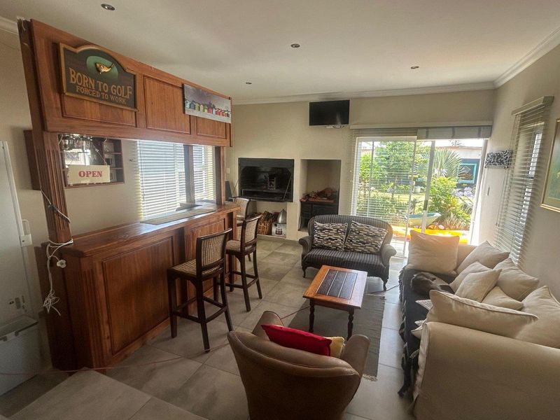 Modern Lagoon View Property for Sale – Walvis Bay - Photo 8