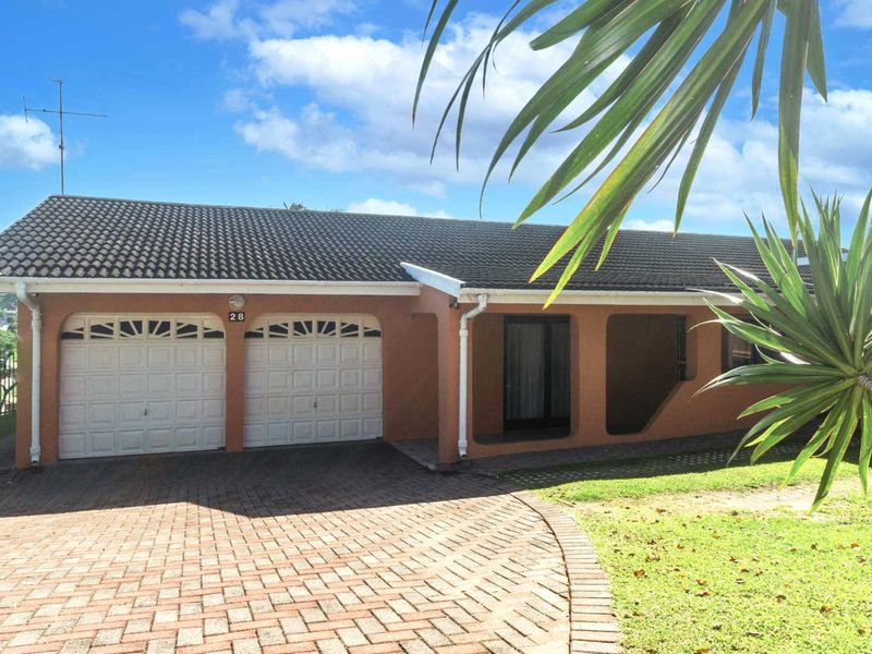 Beautiful Home in the heart of Queensburgh - Photo 3