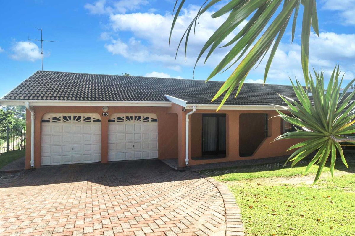 Beautiful Home in the heart of Queensburgh - Photo 3